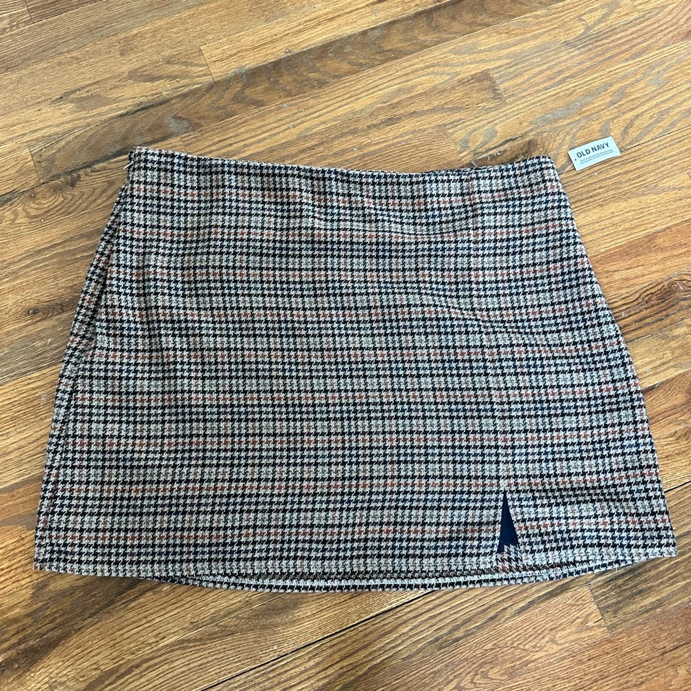 Old Navy Brown, Navy and Tan houndstooth Mini Skirt